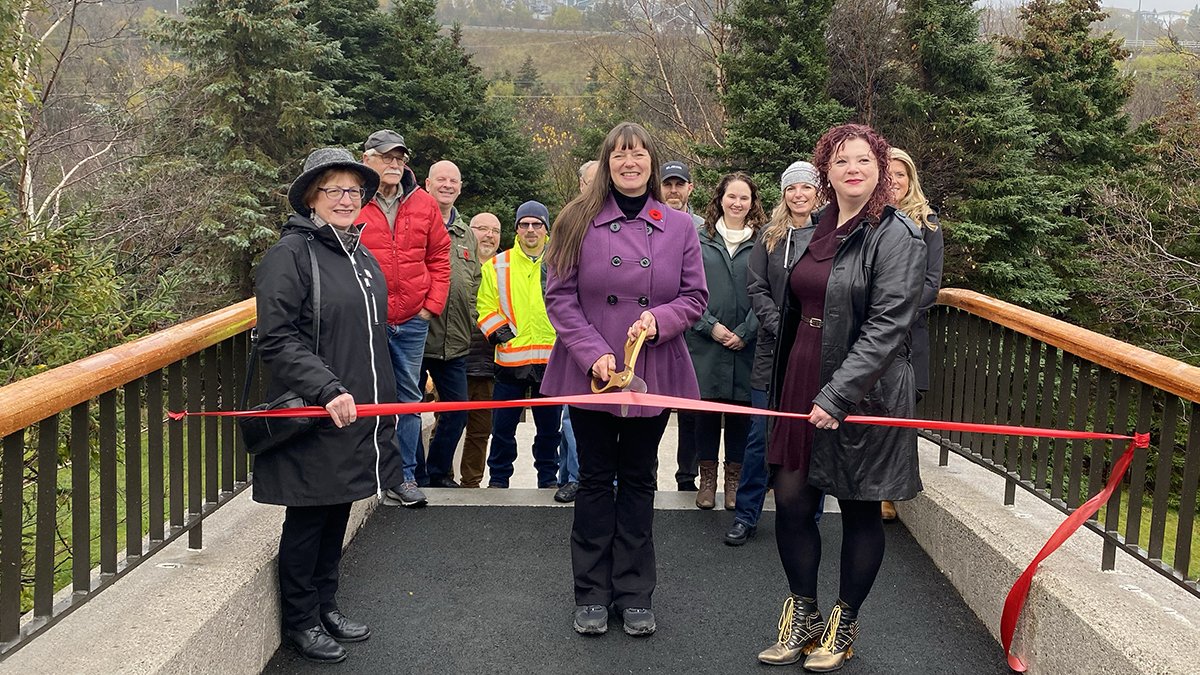 ribbon cutting at the cantilever bridge