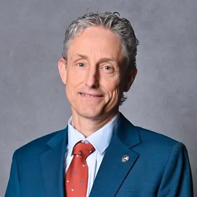 Headshot for Councillor Tom Davis