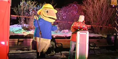 Gusty and Mayor Breen at Holiday Lights