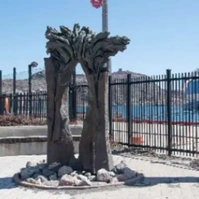 sculpture on Job's Cove 