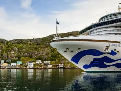 cruise ship entering the harbour 